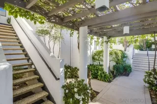 Photo #4: 240009317 Listing