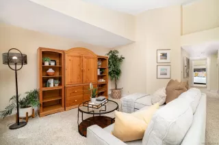 Photo #1: 240009321 Listing