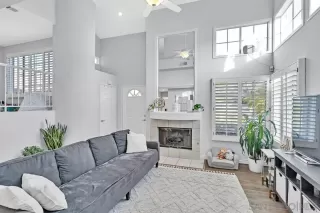 Photo #5: 240009328 Listing