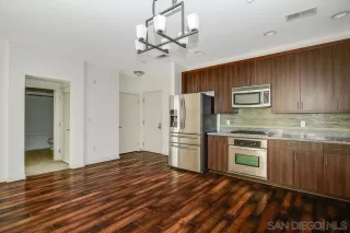 Photo #5: 240009334 Listing