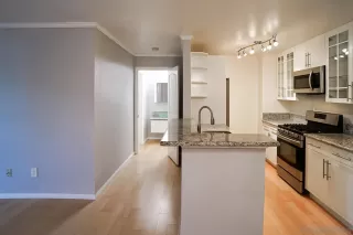 Photo #2: 240009363 Listing 