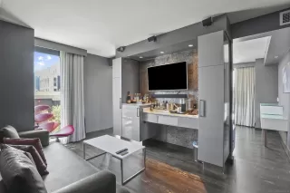 Photo #4: 240009383 Listing 