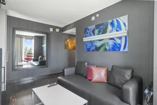 Photo #5: 240009383 Listing 