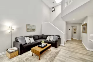 Photo #2: 240009412 Listing