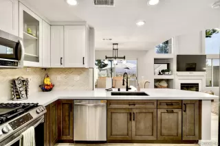 Photo #6: 240009412 Listing