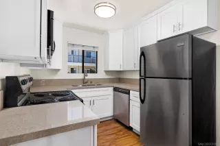 Photo #6: 240009420 Listing 