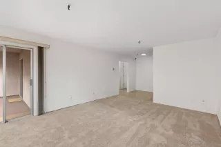 Photo #6: 240009425 Listing