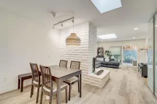 Photo #5: 240009452 Listing