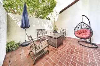 Photo #5: 240009547 Listing