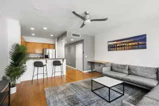 Photo #4: 240009571 Listing