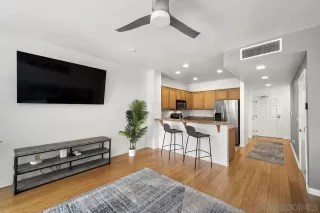 Photo #5: 240009571 Listing