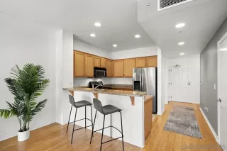 Photo #6: 240009571 Listing