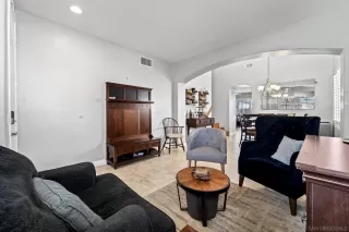 Photo #2: 240009610 Listing