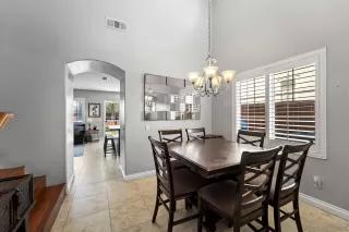 Photo #5: 240009610 Listing
