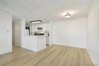 Photo #4: 240009666 Listing