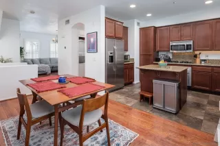 Photo #6: 240009677 Listing