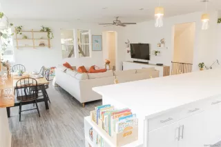 Photo #2: 240009686 Listing