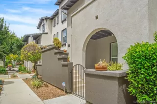 Photo #2: 240009725 Listing