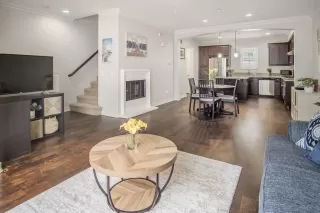 Photo #5: 240009725 Listing