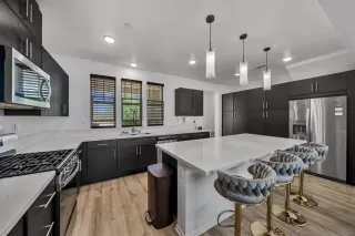 Photo #3: 240009744 Listing