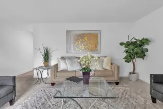 Photo #3: 240009754 Listing 