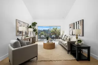 Photo #3: 240009779 Listing