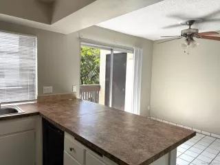 Photo #3: 240009796 Listing