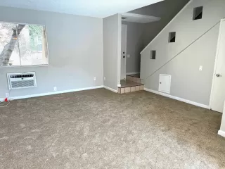 Photo #6: 240009796 Listing