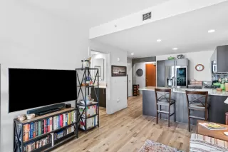 Photo #6: 240009803 Listing