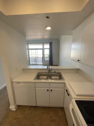 Photo #3: 240009805 Listing