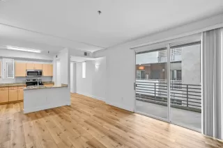 Photo #1: 240009808 Listing