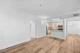 Photo #2: 240009808 Listing