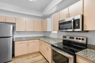 Photo #5: 240009808 Listing