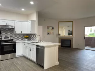 Photo #4: 240009858 Listing