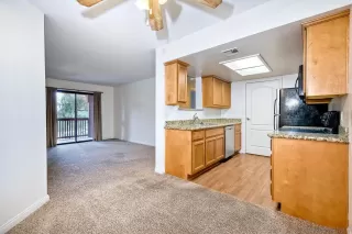 Photo #5: 240009881 Listing