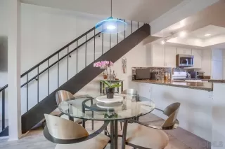 Photo #6: 240009895 Listing