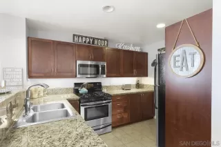 Photo #6: 240009938 Listing