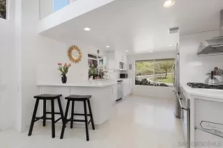 Photo #4: 240009952 Listing 