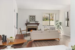 Photo #4: 240009995 Listing