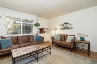 Photo #2: 240010031 Listing