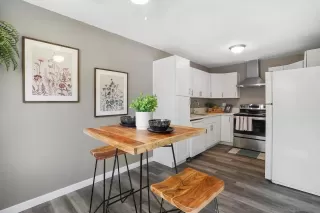 Photo #1: 240010039 Listing 