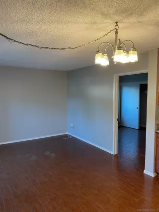 Photo #5: 240010047 Listing