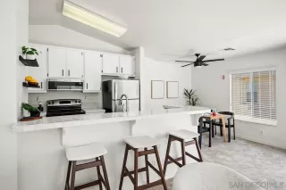 Photo #5: 240010103 Listing