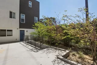 Photo #3: 240010169 Listing 