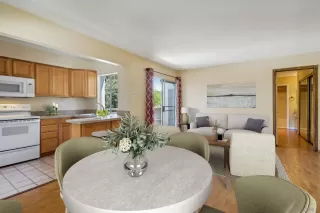 Photo #2: 240010183 Listing