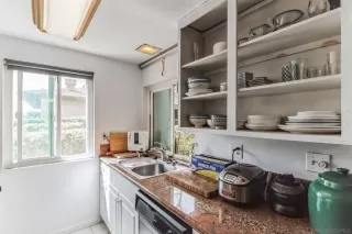 Photo #5: 240010197 Listing