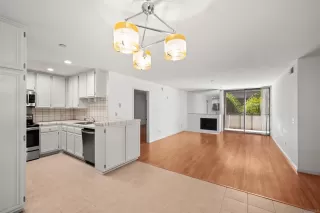 Photo #5: 240010207 Listing