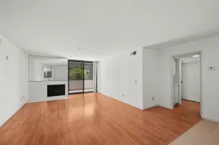 Photo #6: 240010207 Listing