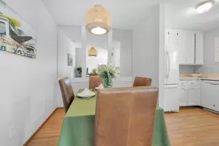 Photo #6: 240010226 Listing