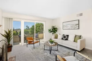 Photo #5: 240010255 Listing